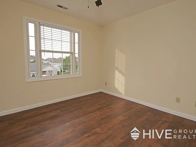 1345 Goldfinch Dr — Photo 14