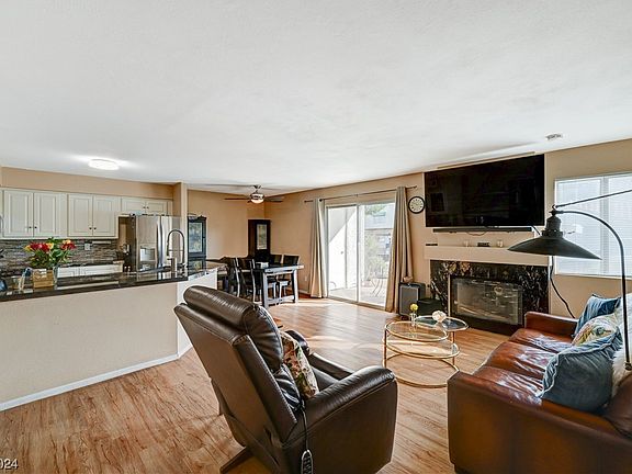 3rd image of 7908 Lago Vista Ln Unit 101