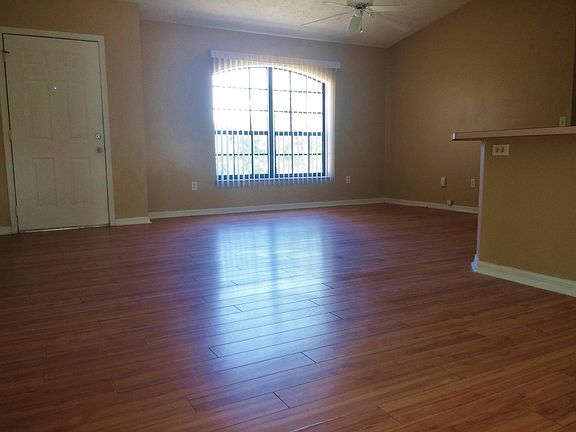 4th image of 2556 SE Appleby Street