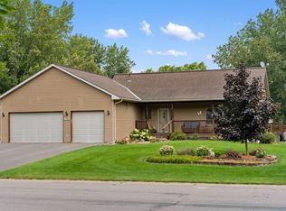 29805 Broadway St, Lindstrom, MN 55045
