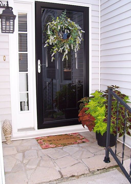 1st image of 211 Duntreath St