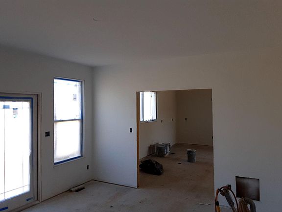 3rd image of 443 Caribou Dr