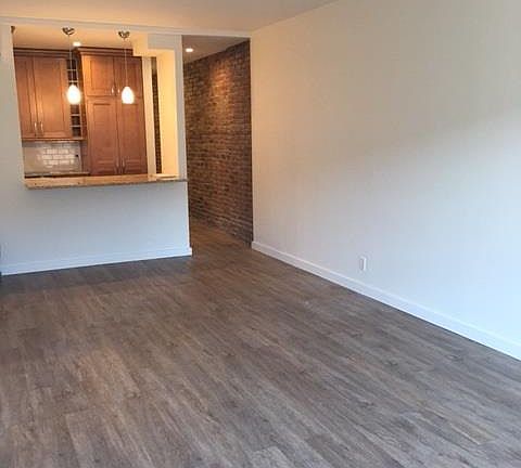 5th image of 200 W 109th St APT C6