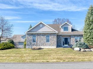 15 Cheshire Way, Loudonville, NY 12211