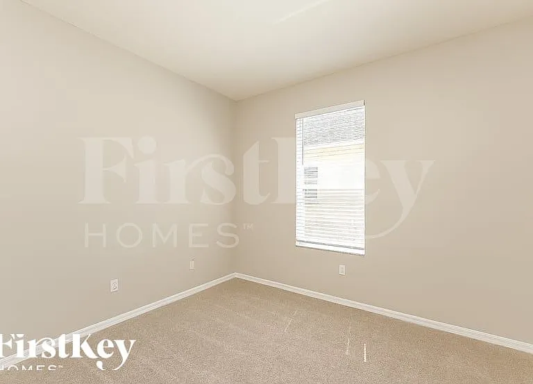 5710 Butterfield St — Photo 11
