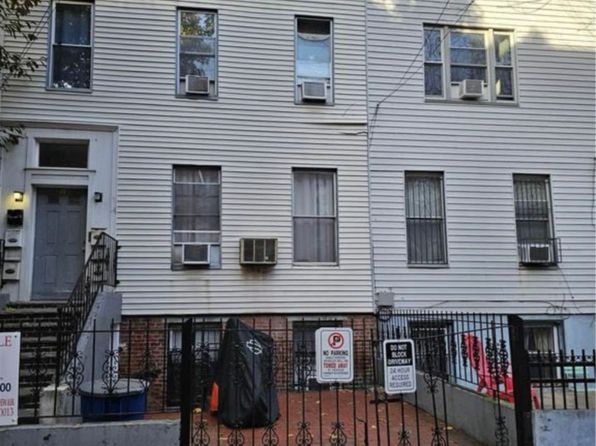 218 1st St APT 1