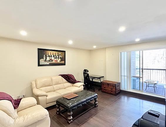 5th image of 3025 The Credit Woodlands #233