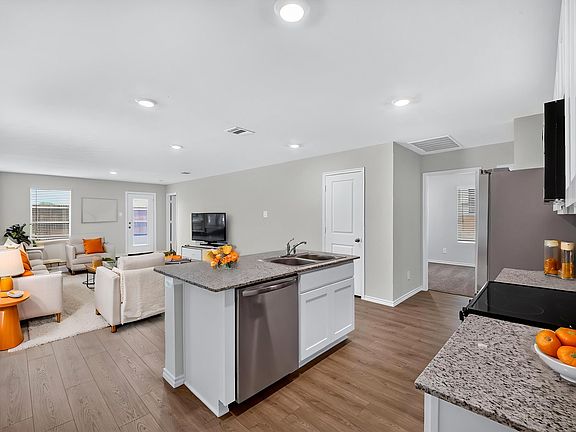 3rd image of 1813 Potomac Ln