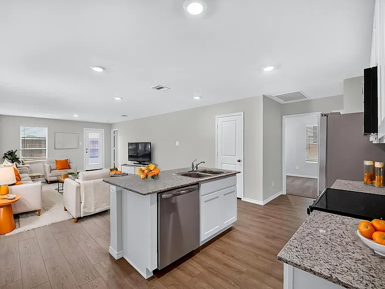 1813 Potomac Ln — Photo 4