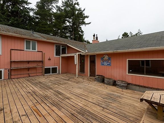 5th image of 2411 Montana St