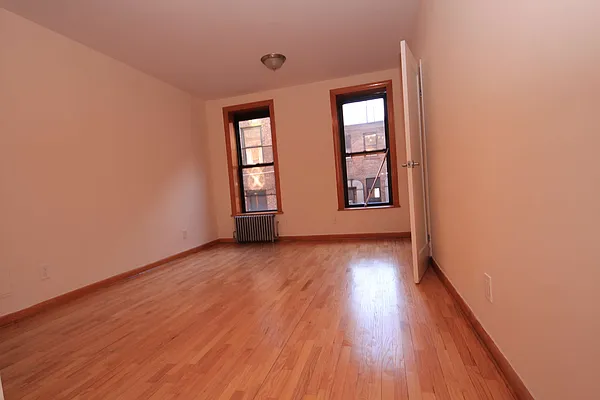 Rented by Waverly Realty Associates | media 3