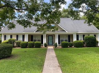 409 Grove Ln, Kathleen, GA 31047