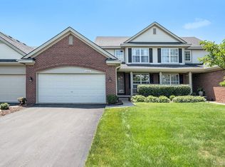 6462 Club Ct E, Grand Blanc, MI 48439