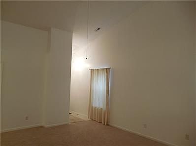 4th image of 418 Grand Woods Dr