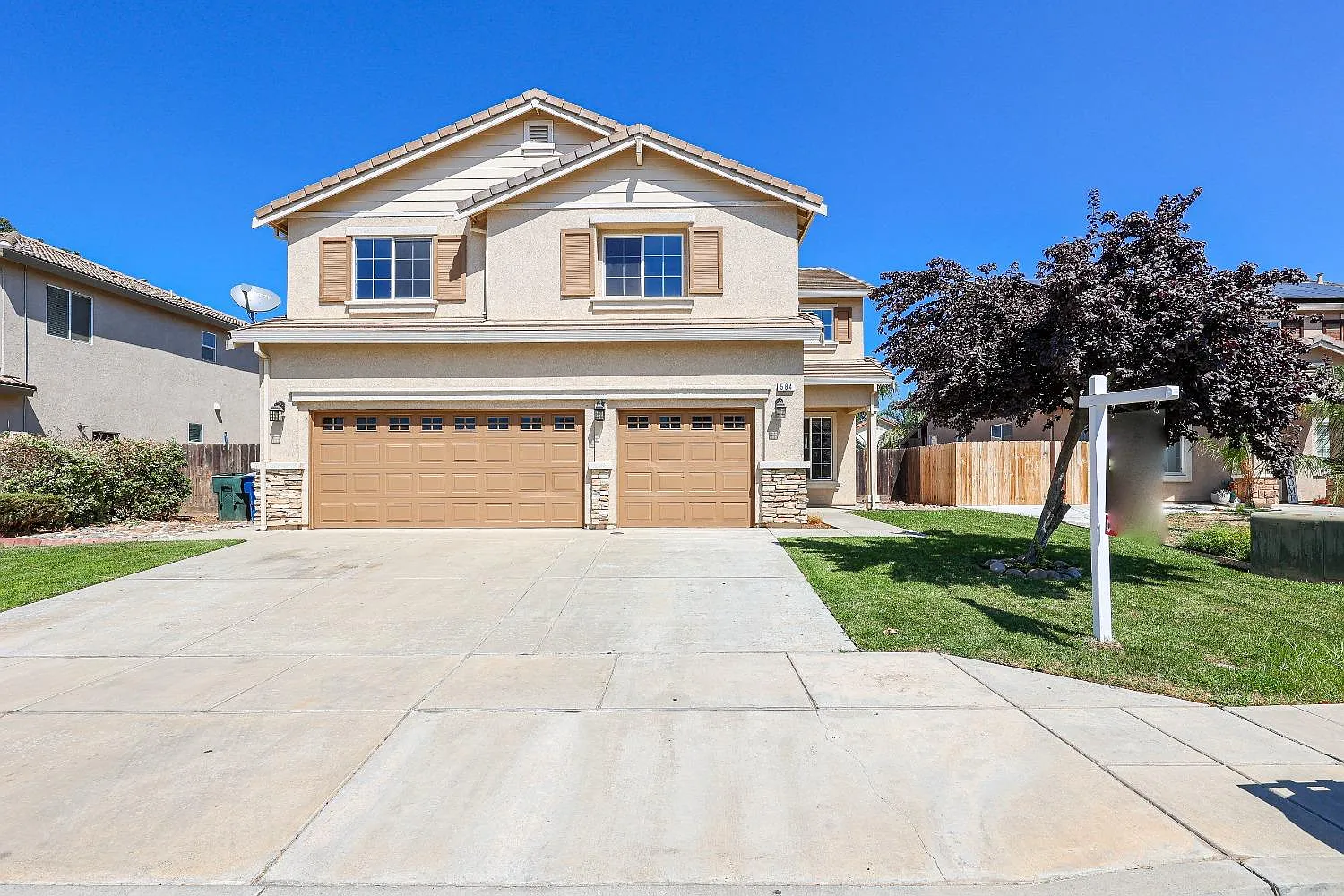 584 Spruce Ct photo 1