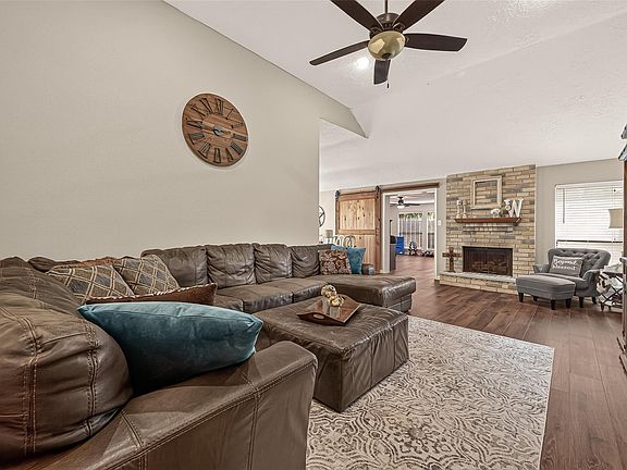 5th image of 7522 Cavesson Dr