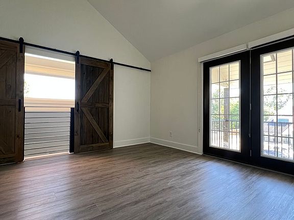 5th image of 652 Oak Grove Rd APT 5