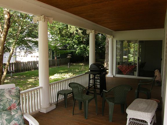 Enclosed porch area