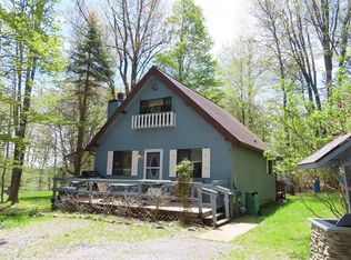 105 Ramble Ln, Greentown, PA 18426