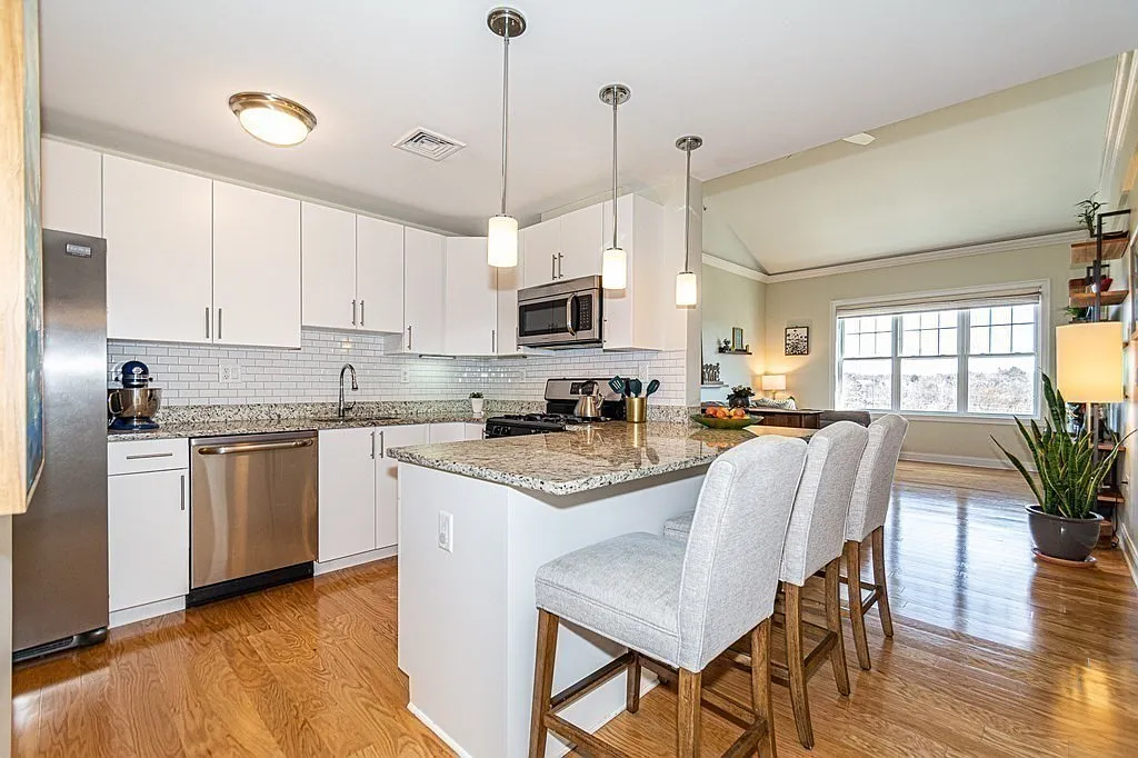 Building Photo - 130 Tremont St #402