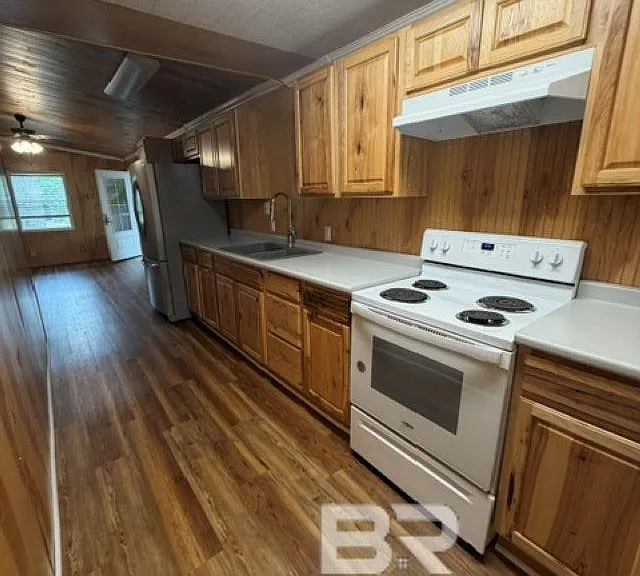 5594 Virginia St — Photo 9