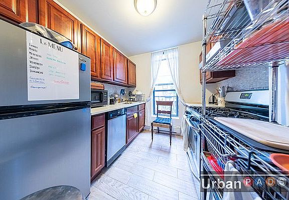 5th image of 1403 Fulton St #4L