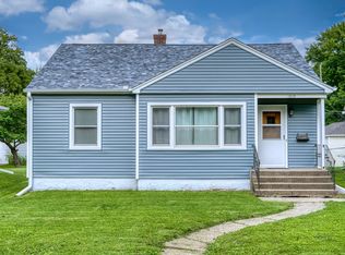 1019 N 3rd St, Clinton, IA 52732