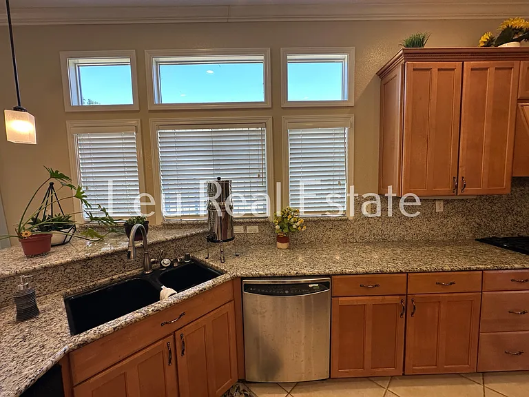 131 Gage Ct — Photo 8