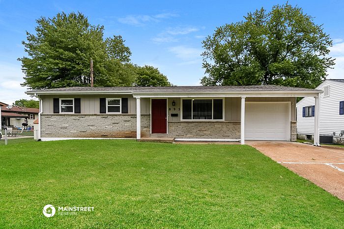 1st image of 895 Iris Dr