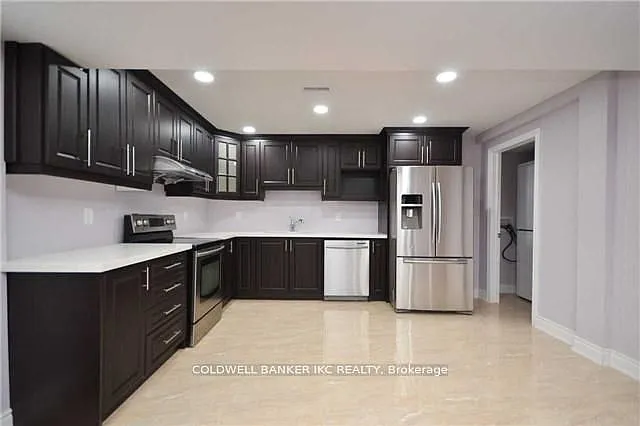 23 Plentywood Dr — Photo 4