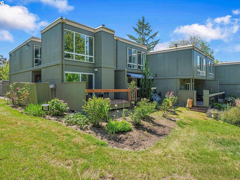 1st image of 1558 NW Midlake Ln