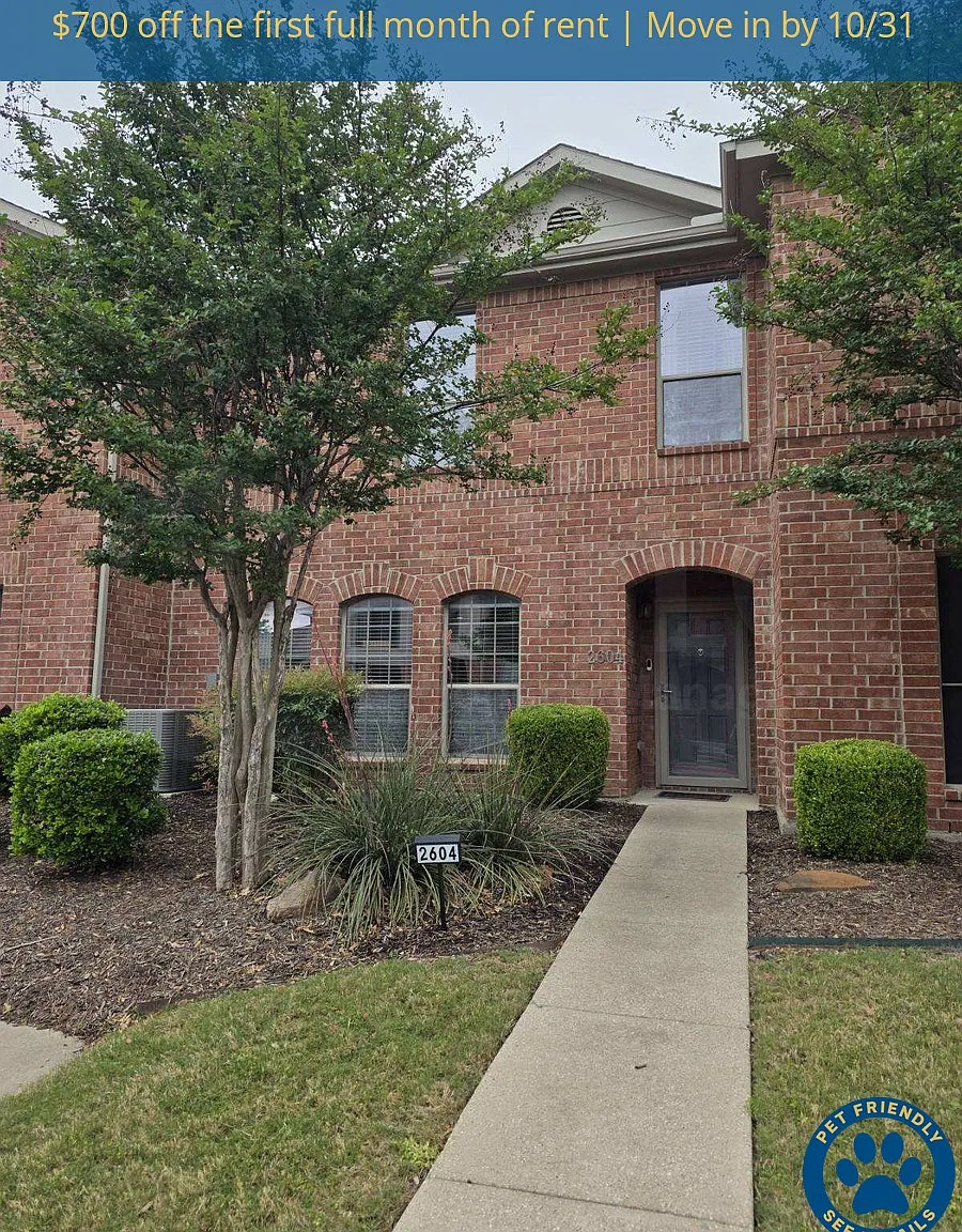 2 bed, 1.5 bath, 1350 sqft, $1,800 — Photo 1