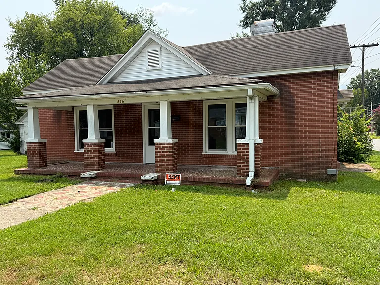616 Morehead St — Photo 21
