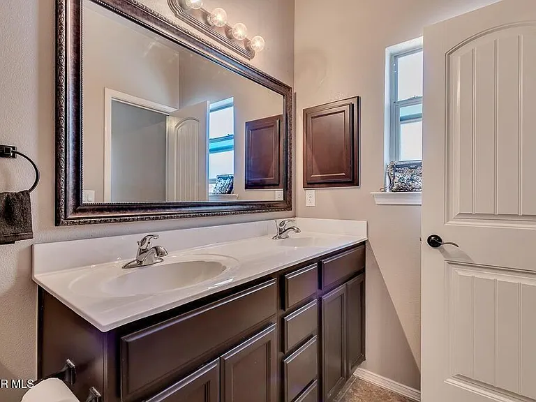 12921 Hueco Cave Dr — Photo 28