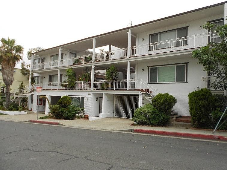 1st image of 1901 6th St APT 306