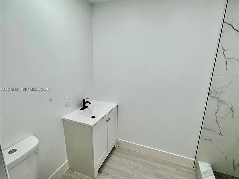 8010 NW 27th Pl — Photo 5