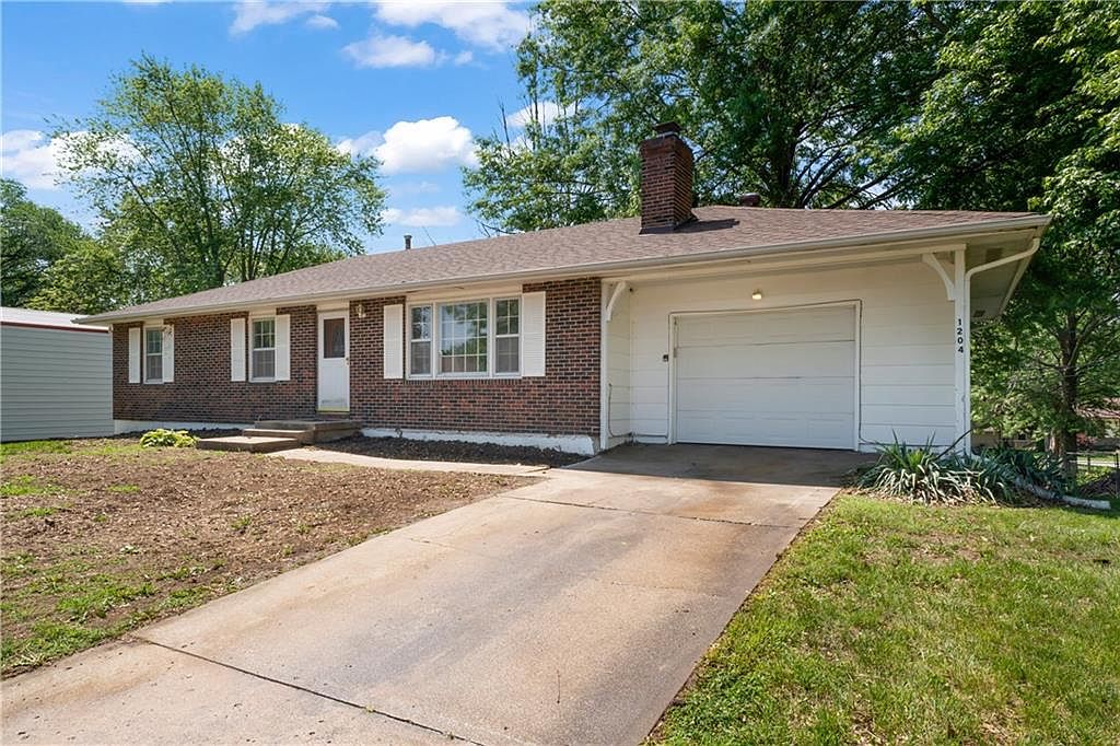 1204 Rice St, Pleasant Hill, MO 64080 Zillow