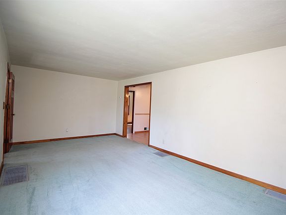 5th image of 32 Wallace Rd