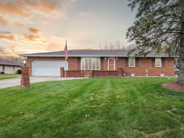 21655 Carriage Dr, South Bend, IN 46614