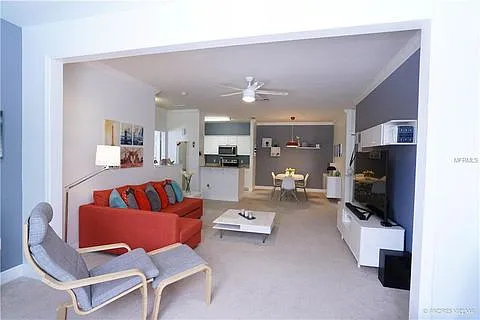Eastern Pecan Pl — Photo 5
