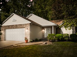 2904 E College Ave, Bloomington, IL 61704