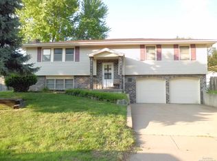100 E Morland Ave, Salina, KS 67401