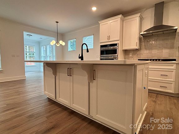 3rd image of 155 Prestwick Way