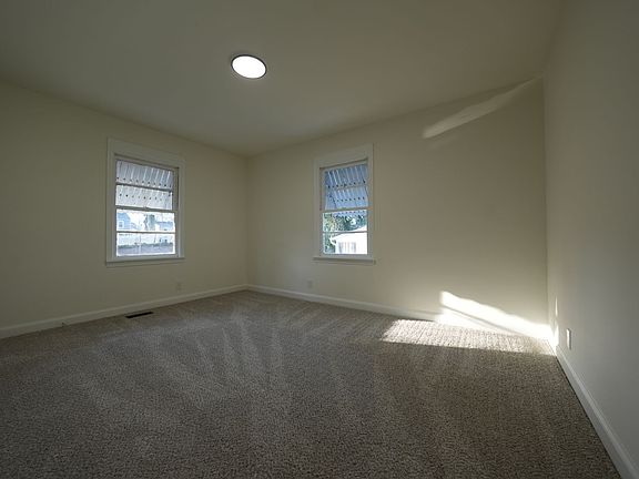5th image of 2632 Patria St