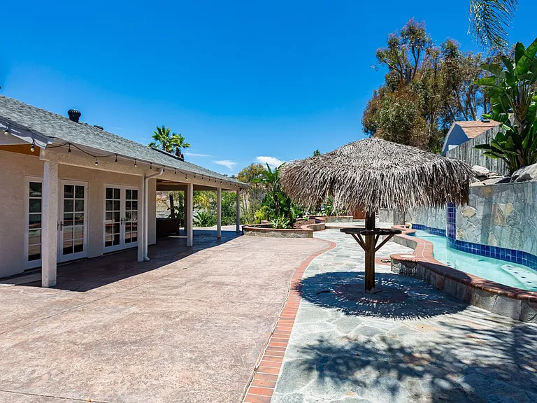 5564 Lone Star Dr — Photo 37