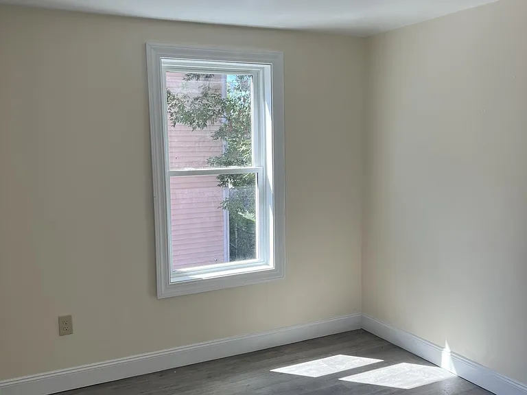 107 University Ave — Photo 1