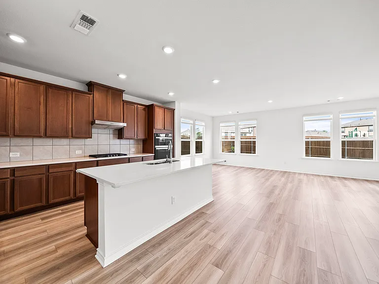424 Princewood Dr — Photo 6