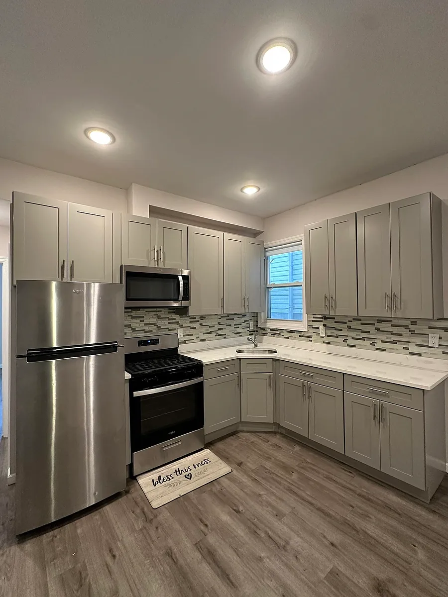 Building Photo - 38 Clendenny Ave #1R