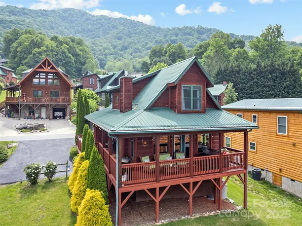42 Bonus Ct, Maggie Valley, NC 28751
