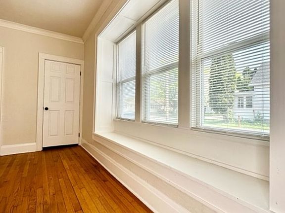 4th image of 1152 Stuart St
